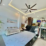 C\'Est La Vie! Homestay