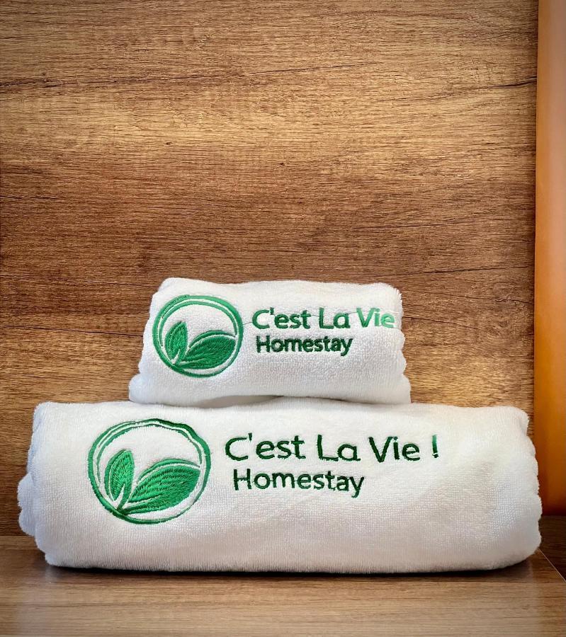 Ở trọ C'est La Vie! *